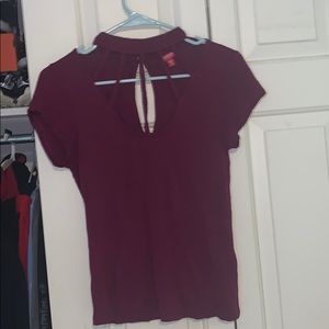 Guess Burgundy nice top